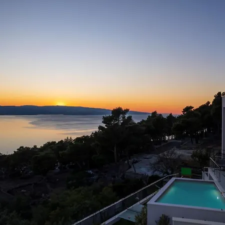 Maris & Ivana 2x28m2 Heated Pool Gym Villa *