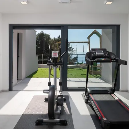 Maris & Ivana 2x28m2 Heated Pool Gym *